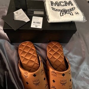Mens MCM mens congas silk visetos cushioned slides room slippers size m/l